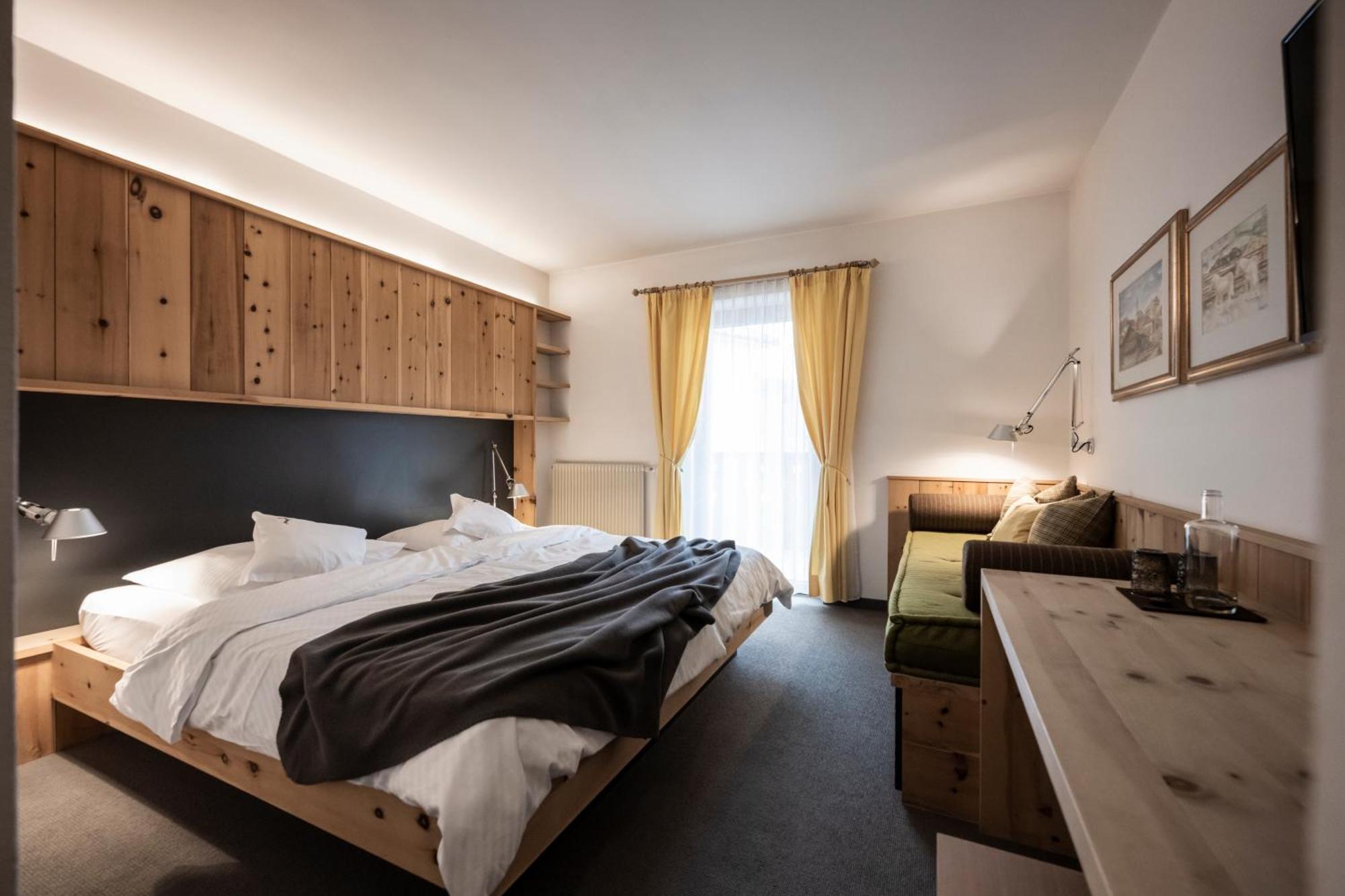 Hotel & Gasthof Zum Hirschen San Genesio Atesino Buitenkant foto
